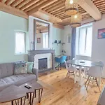 L\'Histoire Clermontoise - Tramway au pied du logement