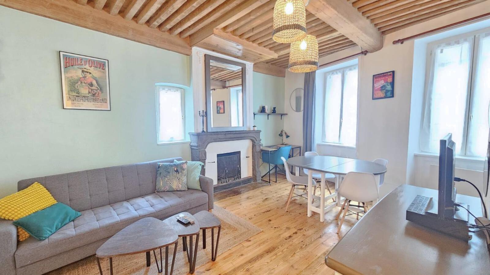 L'histoire Clermontoise - Tramway Au Pied Du Clermont-Ferrand